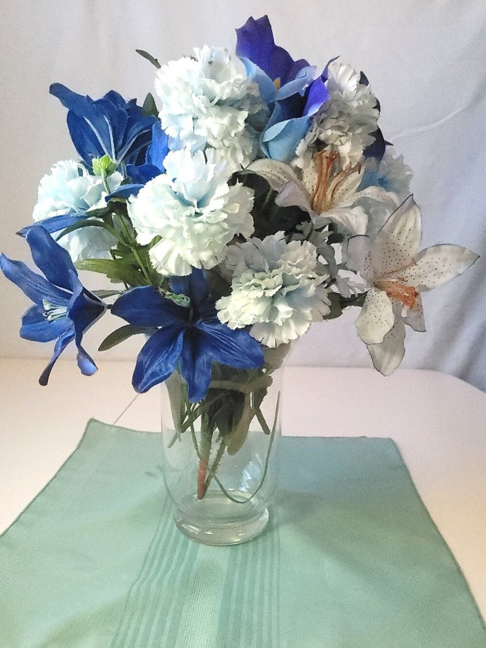 Faux Silk Blue & White Floral Arrangement Clear Glass Hurricane Vase Centerpiece
